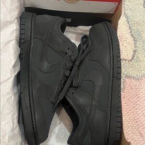 Nike Men's Triple Black Sneakers